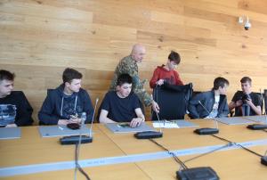 SEZNANITEV VOJAŠKIH OBVEZNIKOV Z VOJAŠKO DOLŽNOSTJO 08 FOTO LJUBO VUKELIČ